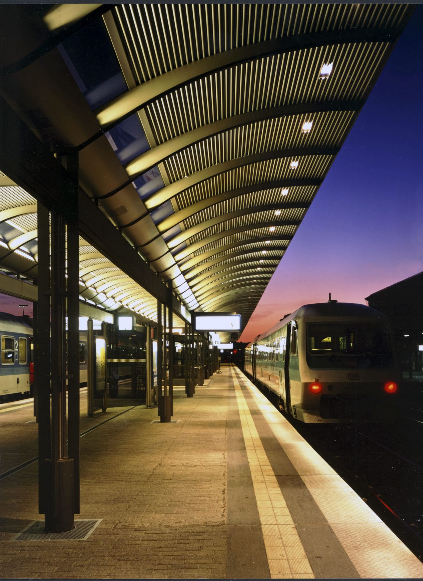 Serielles Bahnsteigdach für die Deutsche Bahn AG